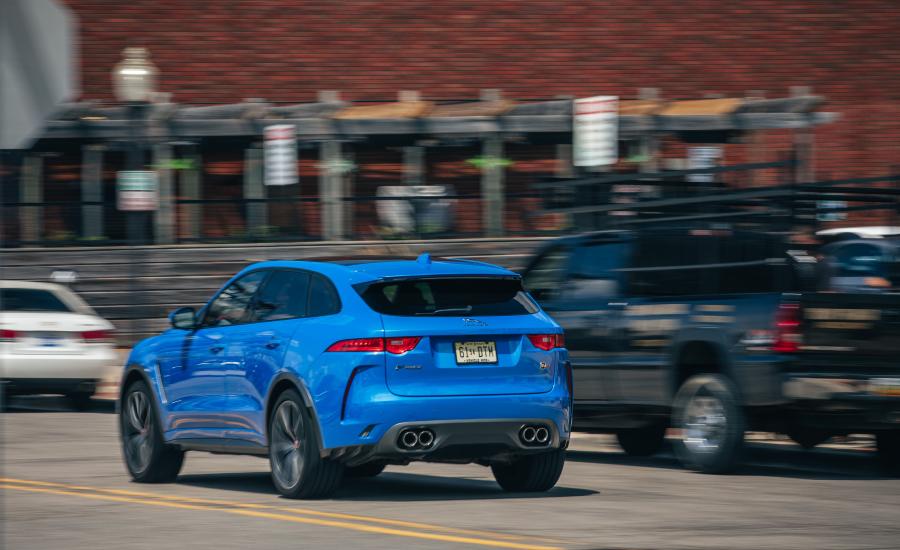  Jaguar F-Pace SVR 2018 года  (NA) (фото 21 из 40)